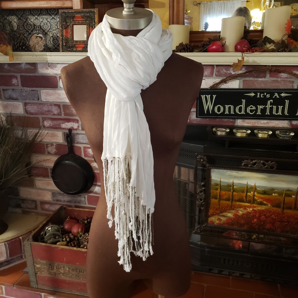 VANITY 100% RAYON WHITE FRINGED SCARF